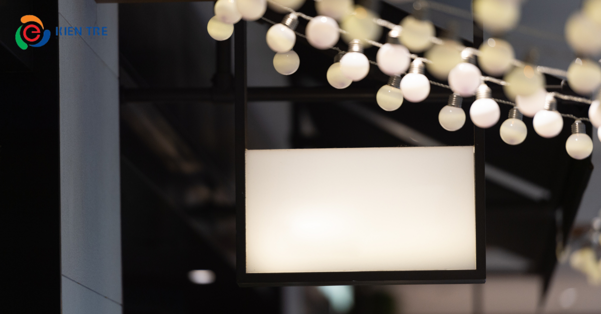 Hộp đèn hút nổi sáng đẹp cho cửa hàng